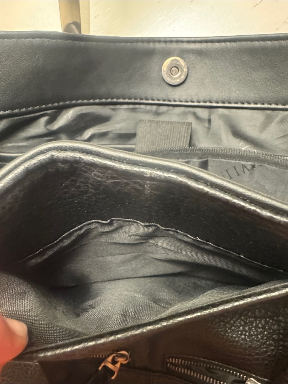 LASAVIN Black Pebbled Leather laptop tote - Picture 5 of 11